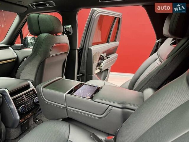 Чорний Ленд Ровер Рендж Ровер, об'ємом двигуна 4.4 л та пробігом 26 тис. км за 285000 $, фото 43 на Automoto.ua