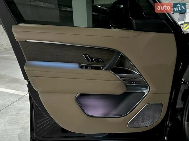 Ленд Ровер Рендж Ровер 2024 в Днепре (Днепропетровске) на Automoto.ua Черный Ленд Ровер Рендж Ровер, объемом двигателя 4.39 л и пробегом 19 тыс. км за 215000 $, фото 20 на Automoto.ua