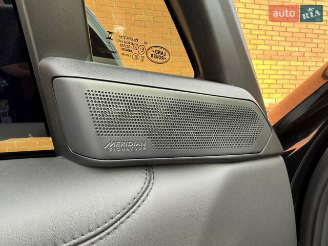 Черный Ленд Ровер Рендж Ровер, объемом двигателя 4.39 л и пробегом 27 тыс. км за 285000 $, фото 41 на Automoto.ua