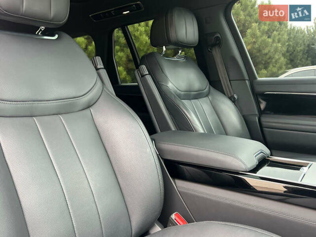 Чорний Ленд Ровер Рендж Ровер, об'ємом двигуна 4.4 л та пробігом 25 тис. км за 165000 $, фото 14 на Automoto.ua