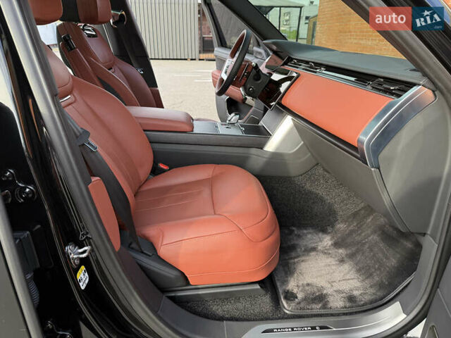 Черный Ленд Ровер Рендж Ровер, объемом двигателя 4.39 л и пробегом 27 тыс. км за 285000 $, фото 70 на Automoto.ua