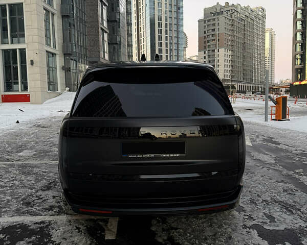 Чорний Ленд Ровер Рендж Ровер, об'ємом двигуна 4.39 л та пробігом 8 тис. км за 190000 $, фото 5 на Automoto.ua