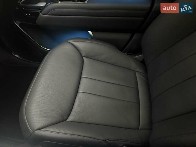 Чорний Ленд Ровер Рендж Ровер, об'ємом двигуна 4.4 л та пробігом 25 тис. км за 165000 $, фото 11 на Automoto.ua