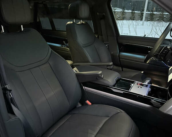 Чорний Ленд Ровер Рендж Ровер, об'ємом двигуна 4.39 л та пробігом 8 тис. км за 190000 $, фото 37 на Automoto.ua