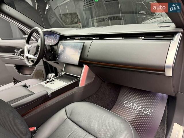 Чорний Ленд Ровер Рендж Ровер, об'ємом двигуна 4.4 л та пробігом 28 тис. км за 279900 $, фото 57 на Automoto.ua