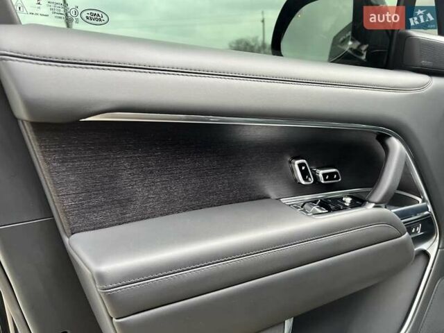 Чорний Ленд Ровер Рендж Ровер, об'ємом двигуна 3 л та пробігом 9 тис. км за 198000 $, фото 10 на Automoto.ua