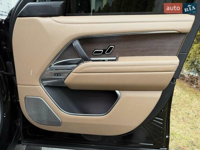 Черный Ленд Ровер Рендж Ровер, объемом двигателя 4.39 л и пробегом 19 тыс. км за 215000 $, фото 39 на Automoto.ua