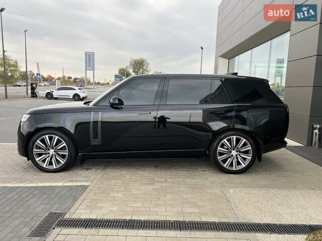 Ленд Ровер Рендж Ровер 2024 в Днепре (Днепропетровске) на Automoto.ua Черный Ленд Ровер Рендж Ровер, объемом двигателя 3 л и пробегом 5 тыс. км за 203000 $, фото 3 на Automoto.ua
