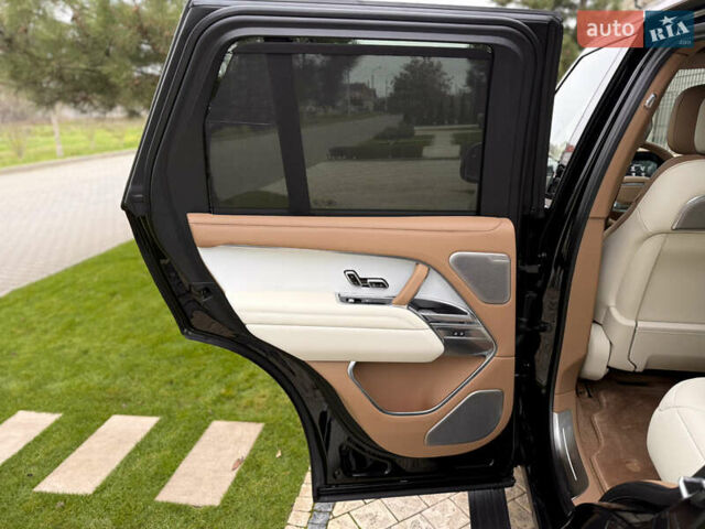 Черный Ленд Ровер Рендж Ровер, объемом двигателя 4.39 л и пробегом 13 тыс. км за 290000 $, фото 41 на Automoto.ua