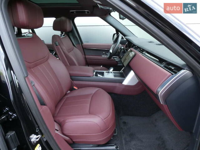 Ленд Ровер Рендж Ровер 2025 в Киеве на Automoto.ua Черный Ленд Ровер Рендж Ровер, объемом двигателя 4.39 л и пробегом 10 тыс. км за 234570 $, фото 15 на Automoto.ua