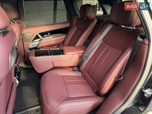 Черный Ленд Ровер Рендж Ровер, объемом двигателя 4.4 л и пробегом 5 тыс. км за 309000 $, фото 41 на Automoto.ua