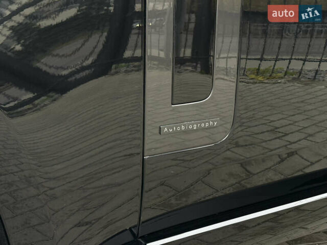 Чорний Ленд Ровер Рендж Ровер, об'ємом двигуна 3 л та пробігом 2 тис. км за 230000 $, фото 5 на Automoto.ua