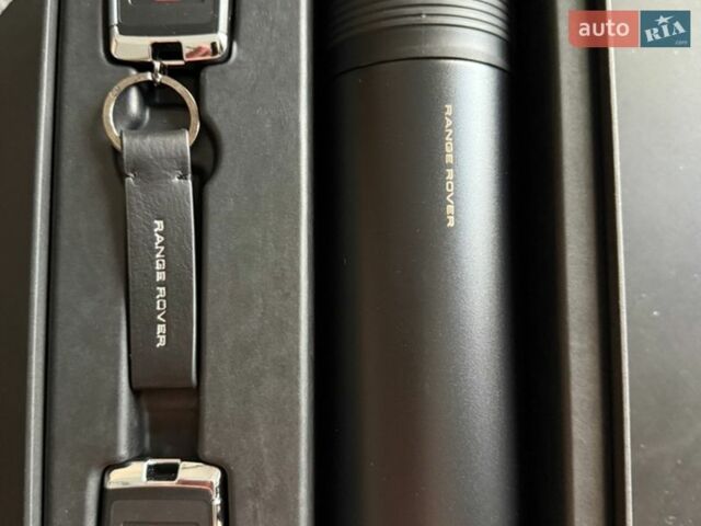 Чорний Ленд Ровер Рендж Ровер, об'ємом двигуна 3 л та пробігом 20 тис. км за 215000 $, фото 47 на Automoto.ua