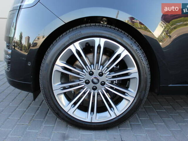 Чорний Ленд Ровер Рендж Ровер, об'ємом двигуна 3 л та пробігом 3 тис. км за 218445 $, фото 5 на Automoto.ua