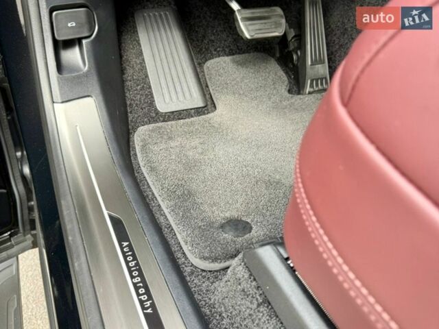 Чорний Ленд Ровер Рендж Ровер, об'ємом двигуна 3 л та пробігом 20 тис. км за 215000 $, фото 18 на Automoto.ua