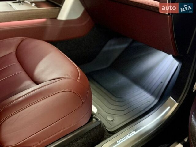 Чорний Ленд Ровер Рендж Ровер, об'ємом двигуна 3 л та пробігом 20 тис. км за 215000 $, фото 26 на Automoto.ua