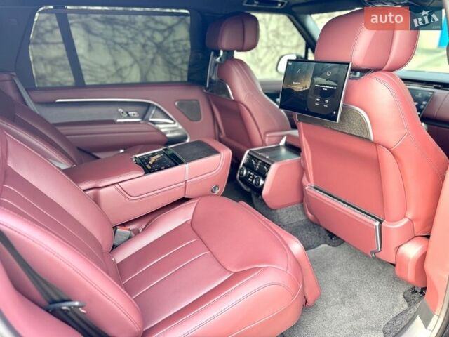 Черный Ленд Ровер Рендж Ровер, объемом двигателя 4.39 л и пробегом 9 тыс. км за 270000 $, фото 31 на Automoto.ua