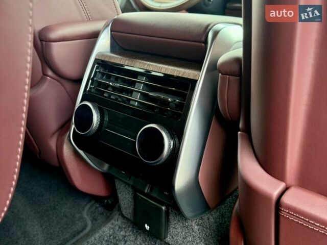 Чорний Ленд Ровер Рендж Ровер, об'ємом двигуна 3 л та пробігом 20 тис. км за 215000 $, фото 14 на Automoto.ua