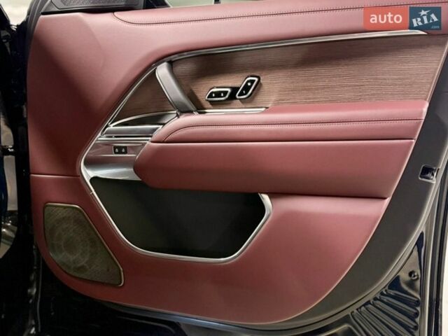 Чорний Ленд Ровер Рендж Ровер, об'ємом двигуна 3 л та пробігом 20 тис. км за 215000 $, фото 39 на Automoto.ua