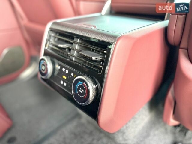 Черный Ленд Ровер Рендж Ровер, объемом двигателя 4.39 л и пробегом 9 тыс. км за 270000 $, фото 36 на Automoto.ua