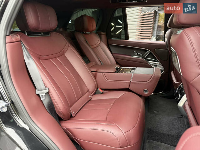 Чорний Ленд Ровер Рендж Ровер, об'ємом двигуна 3 л та пробігом 2 тис. км за 230000 $, фото 14 на Automoto.ua