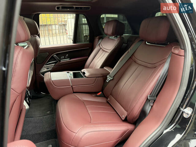 Чорний Ленд Ровер Рендж Ровер, об'ємом двигуна 3 л та пробігом 2 тис. км за 230000 $, фото 12 на Automoto.ua