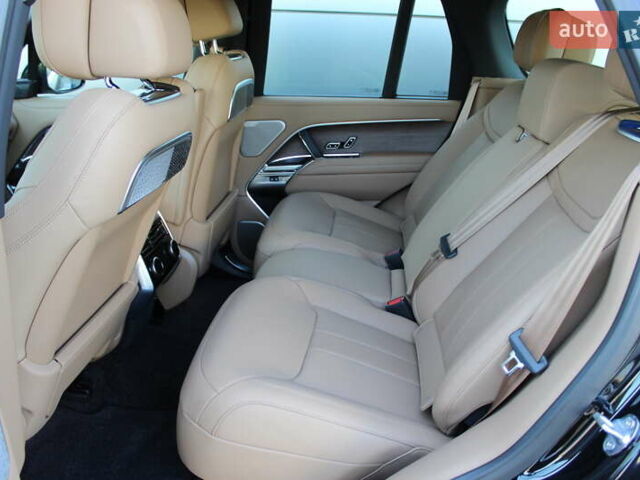 Чорний Ленд Ровер Рендж Ровер, об'ємом двигуна 3 л та пробігом 3 тис. км за 218445 $, фото 11 на Automoto.ua