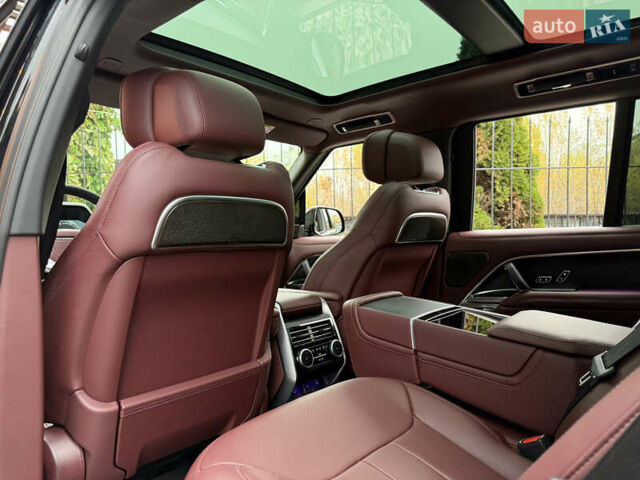 Чорний Ленд Ровер Рендж Ровер, об'ємом двигуна 3 л та пробігом 2 тис. км за 230000 $, фото 13 на Automoto.ua