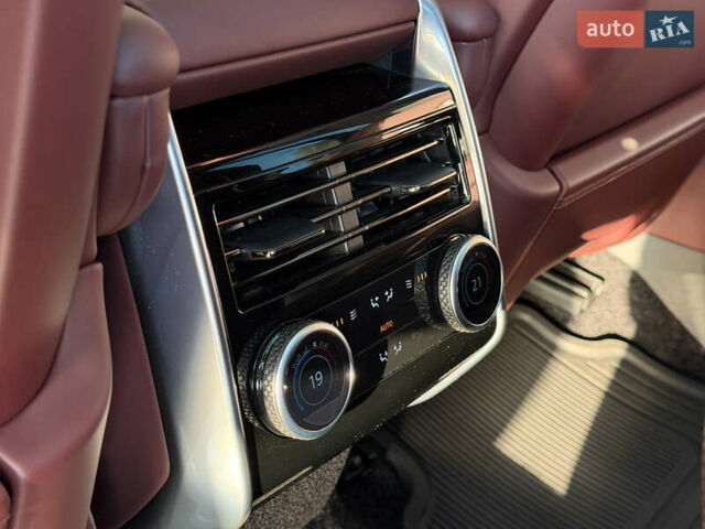 Черный Ленд Ровер Рендж Ровер, объемом двигателя 4.4 л и пробегом 5 тыс. км за 309000 $, фото 30 на Automoto.ua