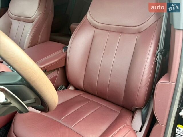 Чорний Ленд Ровер Рендж Ровер, об'ємом двигуна 3 л та пробігом 20 тис. км за 215000 $, фото 22 на Automoto.ua