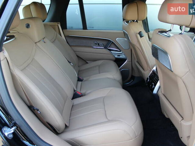 Чорний Ленд Ровер Рендж Ровер, об'ємом двигуна 3 л та пробігом 3 тис. км за 218445 $, фото 12 на Automoto.ua