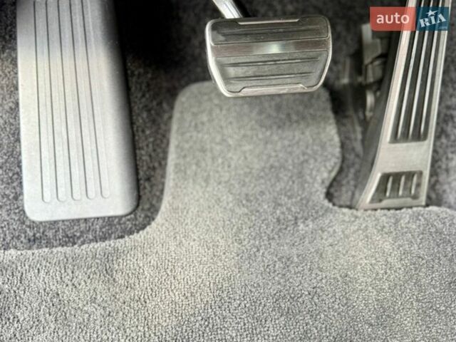 Чорний Ленд Ровер Рендж Ровер, об'ємом двигуна 3 л та пробігом 20 тис. км за 215000 $, фото 20 на Automoto.ua