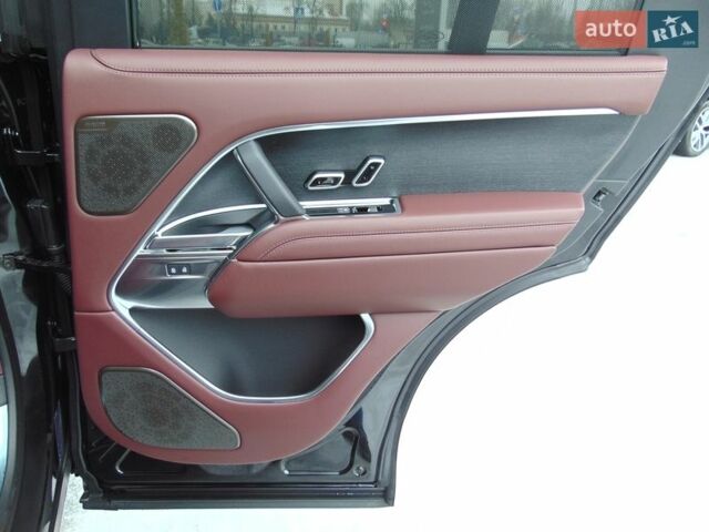 Чорний Ленд Ровер Рендж Ровер, об'ємом двигуна 4.39 л та пробігом 3 тис. км за 245304 $, фото 14 на Automoto.ua