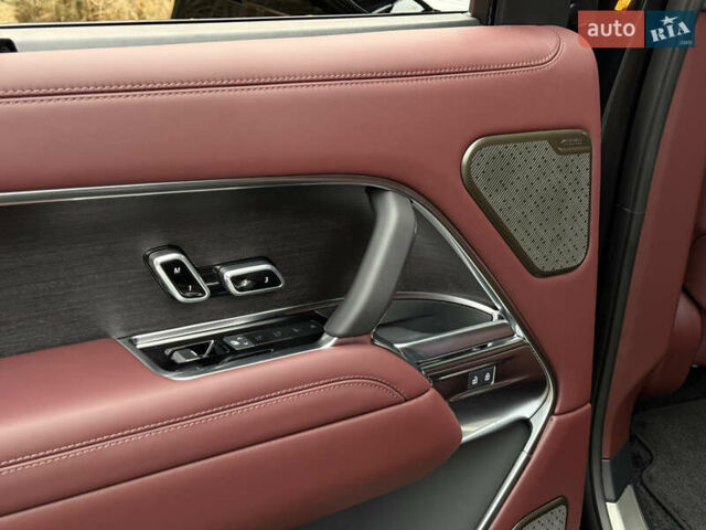 Чорний Ленд Ровер Рендж Ровер, об'ємом двигуна 3 л та пробігом 2 тис. км за 230000 $, фото 26 на Automoto.ua