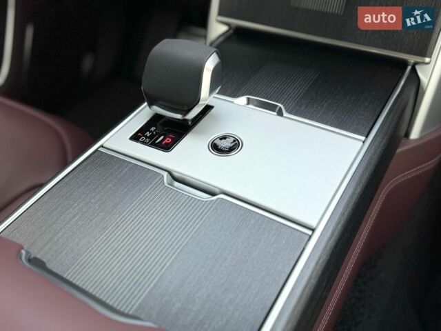 Черный Ленд Ровер Рендж Ровер, объемом двигателя 4.39 л и пробегом 9 тыс. км за 270000 $, фото 42 на Automoto.ua