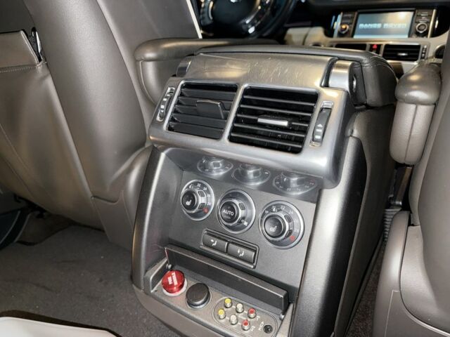 Коричневий Ленд Ровер Рендж Ровер, об'ємом двигуна 3.6 л та пробігом 240 тис. км за 20700 $, фото 21 на Automoto.ua