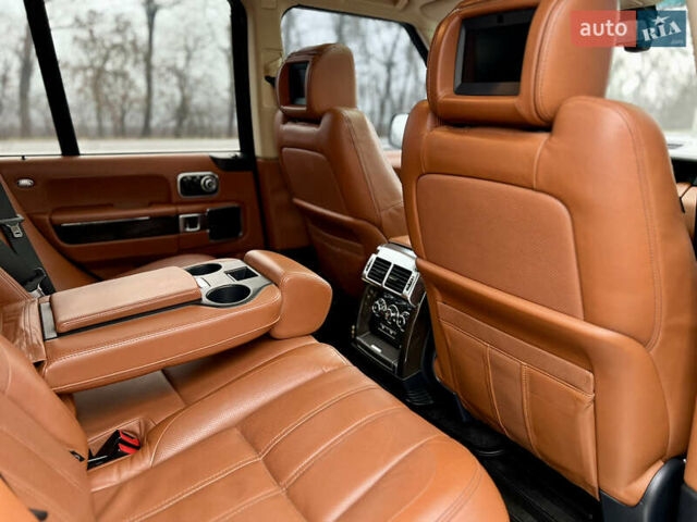 Коричневий Ленд Ровер Рендж Ровер, об'ємом двигуна 5 л та пробігом 226 тис. км за 16000 $, фото 17 на Automoto.ua