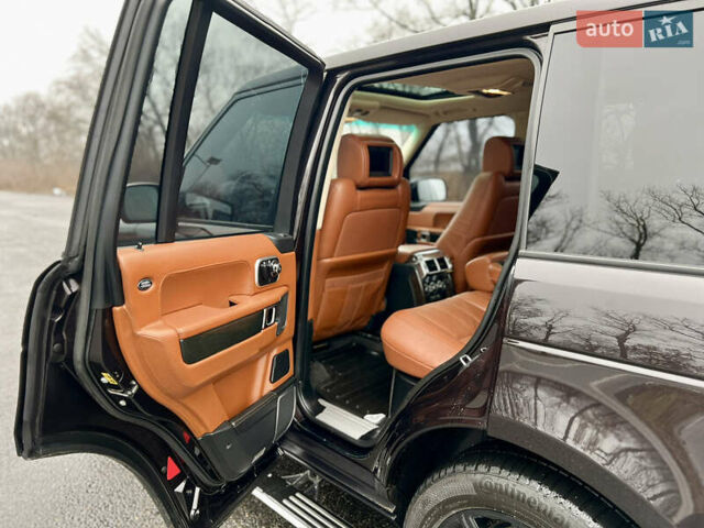 Коричневий Ленд Ровер Рендж Ровер, об'ємом двигуна 5 л та пробігом 226 тис. км за 16000 $, фото 13 на Automoto.ua