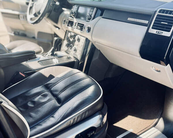 Коричневый Ленд Ровер Рендж Ровер, объемом двигателя 5 л и пробегом 207 тыс. км за 16777 $, фото 12 на Automoto.ua