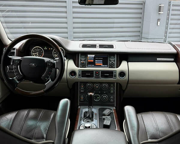 Коричневый Ленд Ровер Рендж Ровер, объемом двигателя 5 л и пробегом 207 тыс. км за 13700 $, фото 68 на Automoto.ua