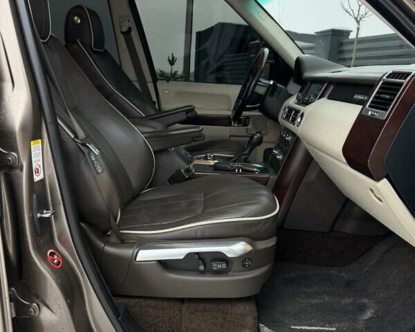 Коричневый Ленд Ровер Рендж Ровер, объемом двигателя 5 л и пробегом 207 тыс. км за 13700 $, фото 104 на Automoto.ua