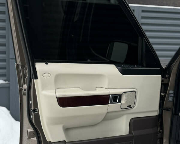 Коричневый Ленд Ровер Рендж Ровер, объемом двигателя 5 л и пробегом 207 тыс. км за 13700 $, фото 50 на Automoto.ua