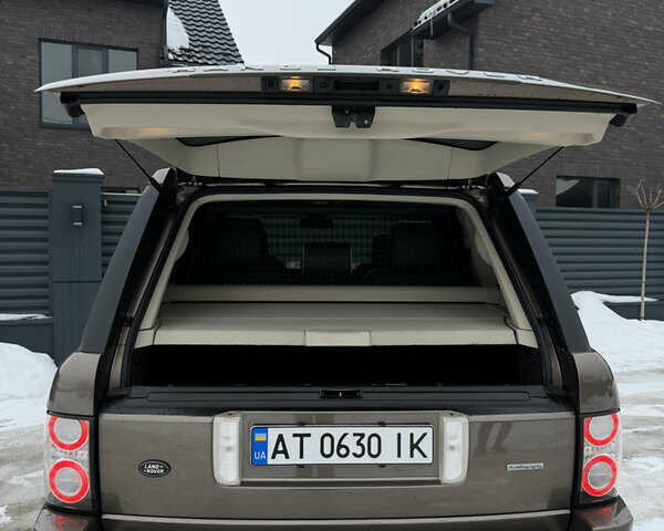 Коричневый Ленд Ровер Рендж Ровер, объемом двигателя 5 л и пробегом 207 тыс. км за 13700 $, фото 46 на Automoto.ua