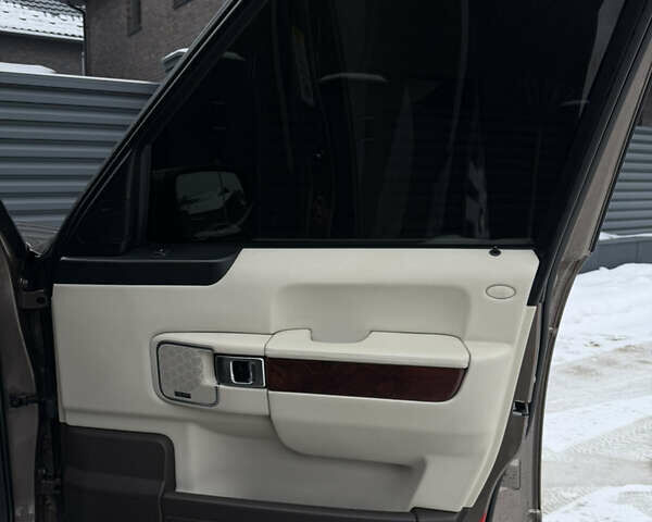 Коричневый Ленд Ровер Рендж Ровер, объемом двигателя 5 л и пробегом 207 тыс. км за 13700 $, фото 103 на Automoto.ua