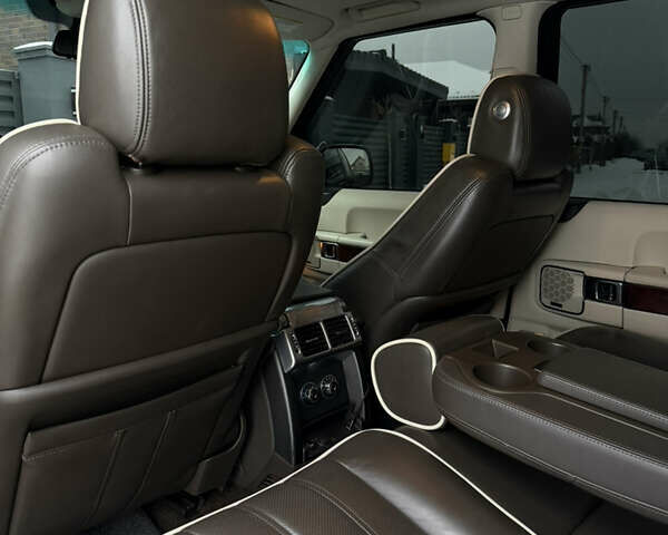 Коричневый Ленд Ровер Рендж Ровер, объемом двигателя 5 л и пробегом 207 тыс. км за 13700 $, фото 79 на Automoto.ua