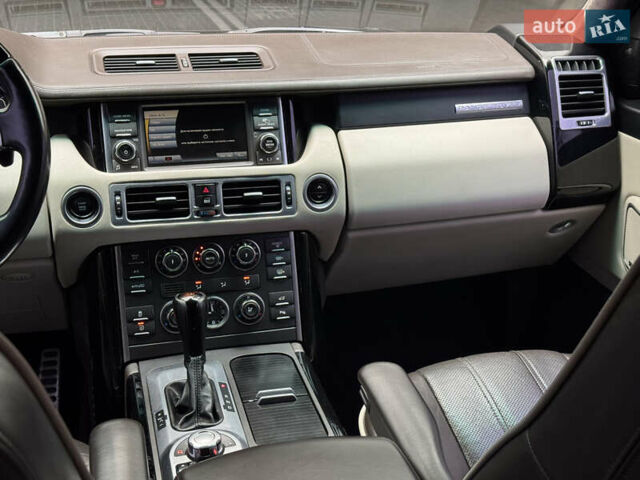 Коричневий Ленд Ровер Рендж Ровер, об'ємом двигуна 5 л та пробігом 216 тис. км за 14900 $, фото 23 на Automoto.ua