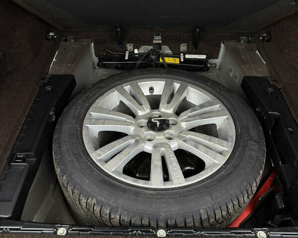 Коричневый Ленд Ровер Рендж Ровер, объемом двигателя 5 л и пробегом 207 тыс. км за 13700 $, фото 131 на Automoto.ua