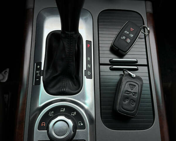 Коричневый Ленд Ровер Рендж Ровер, объемом двигателя 5 л и пробегом 207 тыс. км за 13700 $, фото 96 на Automoto.ua