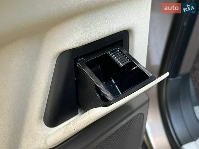 Коричневий Ленд Ровер Рендж Ровер, об'ємом двигуна 4.37 л та пробігом 299 тис. км за 19990 $, фото 29 на Automoto.ua