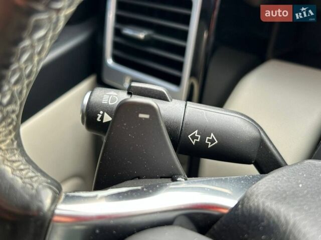 Коричневий Ленд Ровер Рендж Ровер, об'ємом двигуна 4.37 л та пробігом 299 тис. км за 19990 $, фото 15 на Automoto.ua